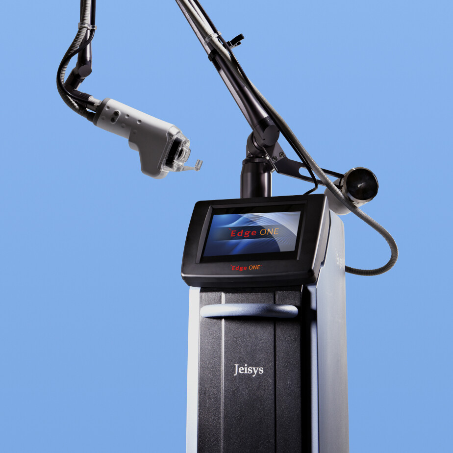 Edge ONE aesthetic device with EDGE Pulse Technology handpiece for precision CO2 skin treatments